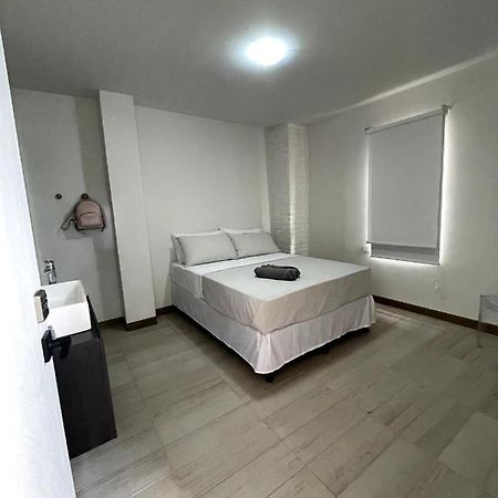 Nina'S - Juan Santamaria Hotell Alajuela Exteriör bild