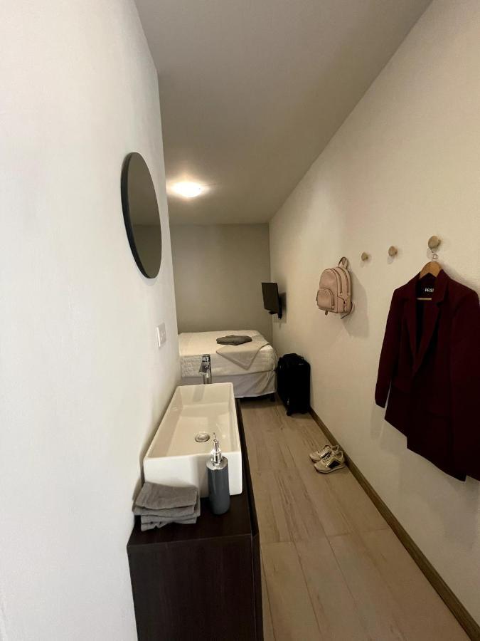 Nina'S - Juan Santamaria Hotell Alajuela Exteriör bild