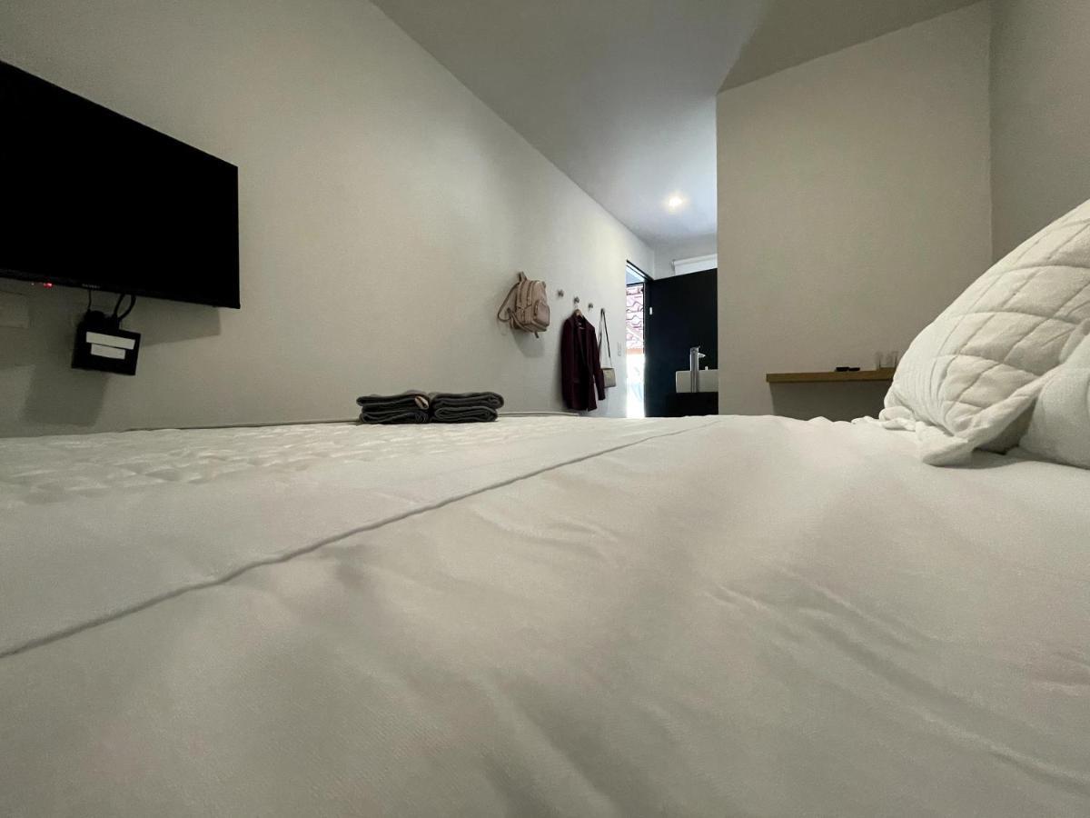 Nina'S - Juan Santamaria Hotell Alajuela Exteriör bild