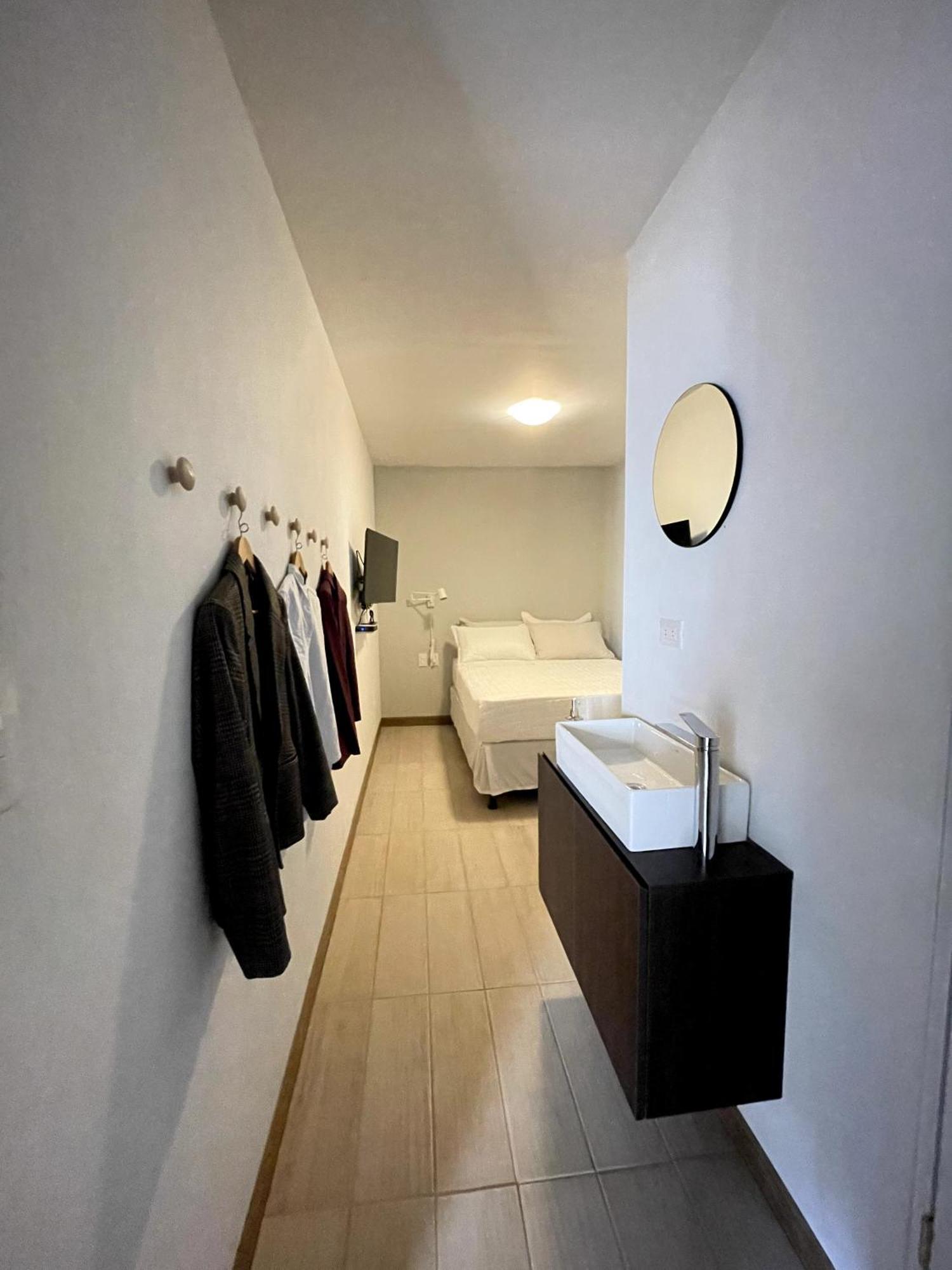 Nina'S - Juan Santamaria Hotell Alajuela Exteriör bild