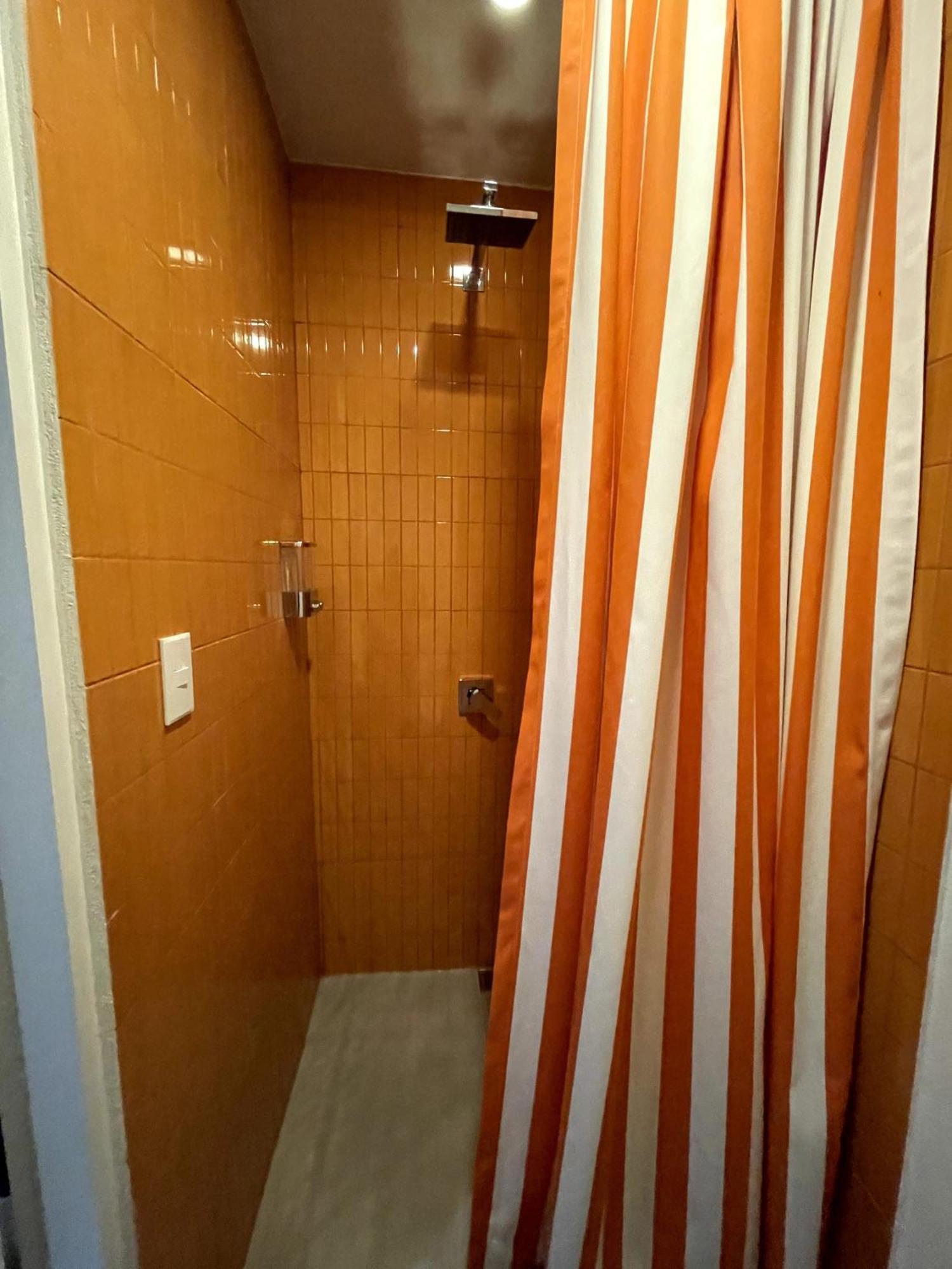 Nina'S - Juan Santamaria Hotell Alajuela Exteriör bild